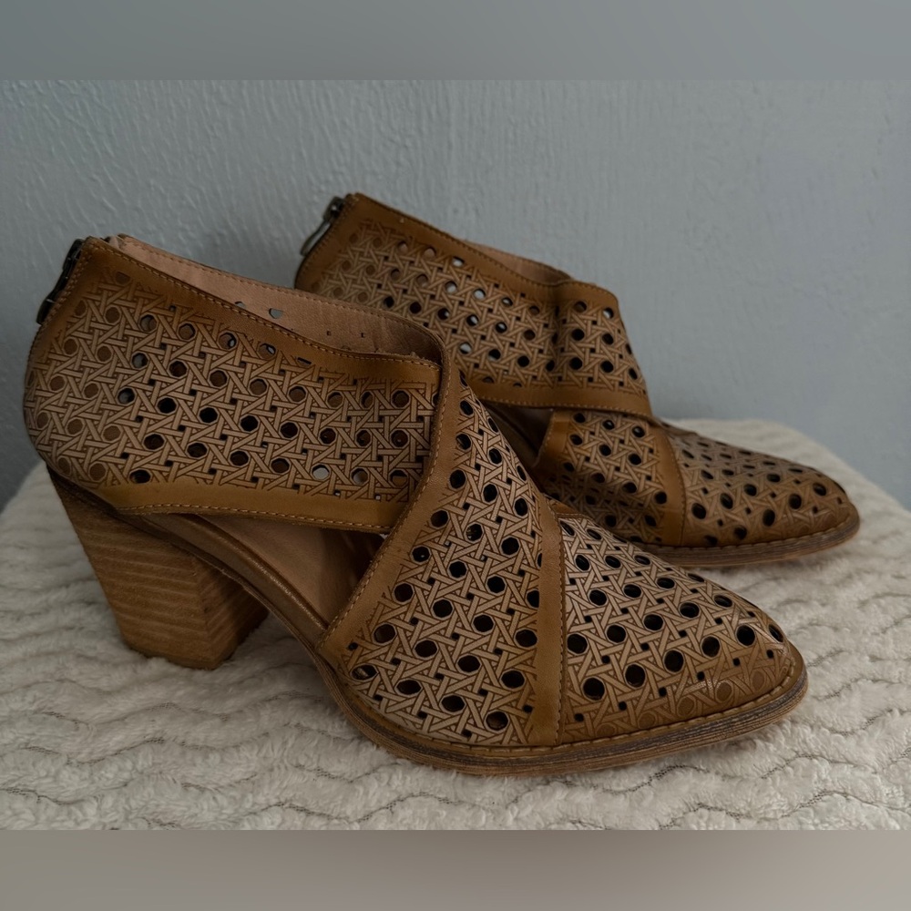 SPRING STEP L'ARTISTE GHALNA BEIGE SHOOTIE ALMOND TOE ZIP CLOSURE SHOES SZ 39